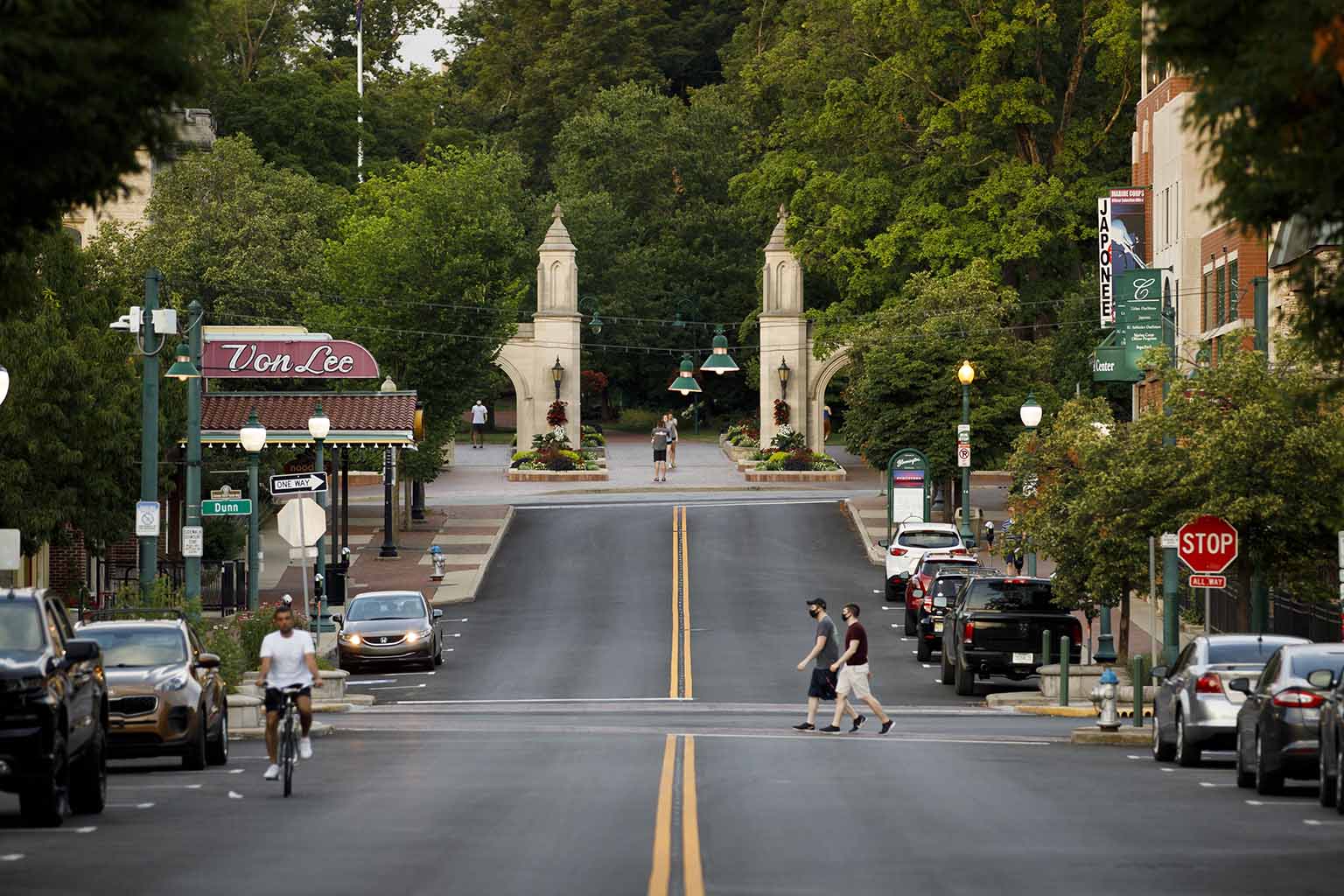 Summer Kirkwood street scene.